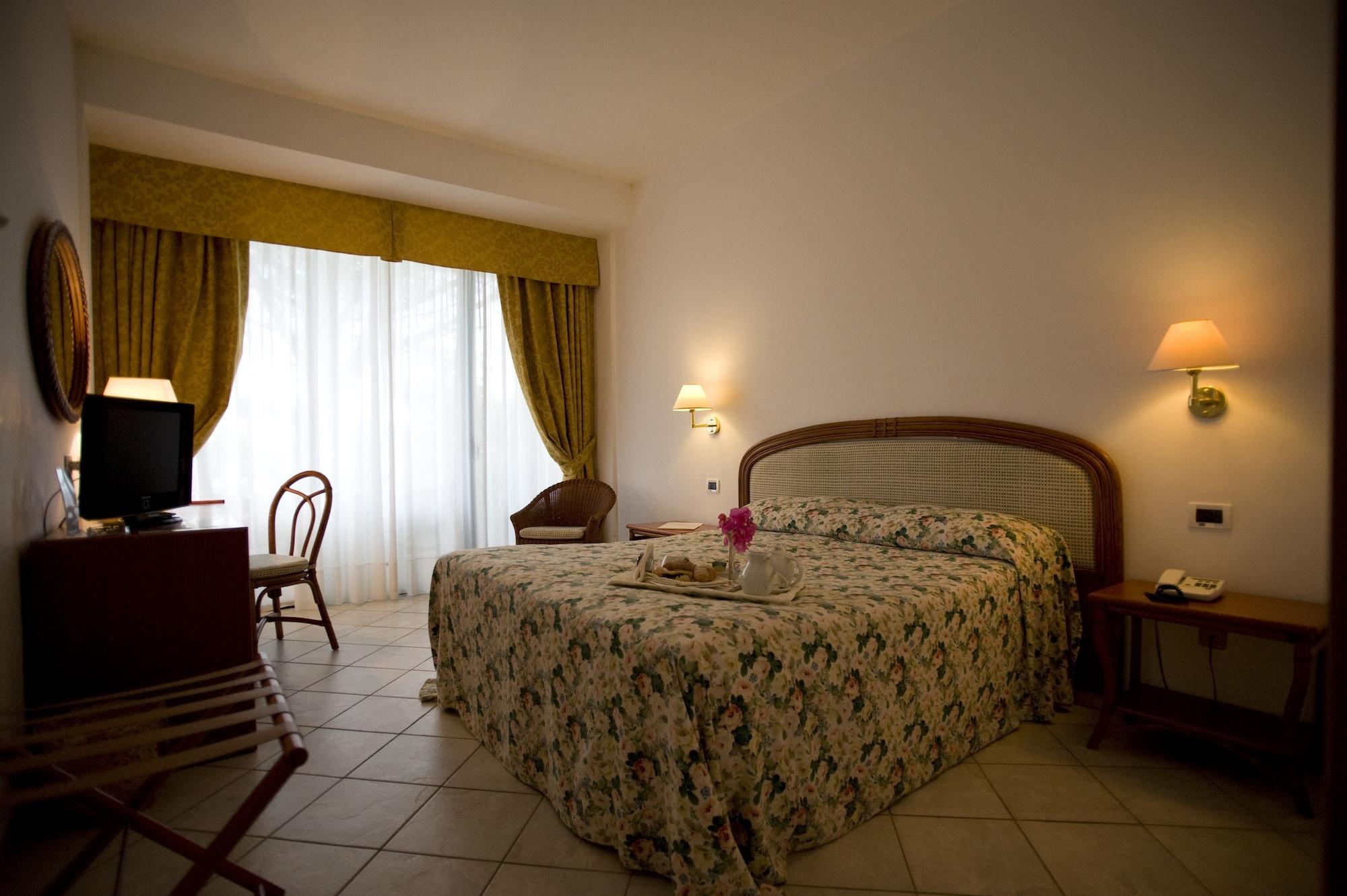 Hotel Sierra Silvana Selva Di Fasano Kültér fotó