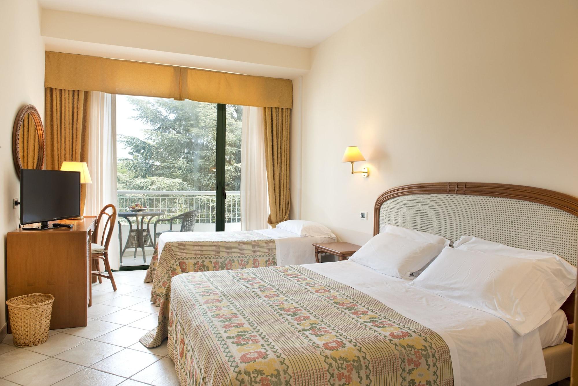 Hotel Sierra Silvana Selva Di Fasano Kültér fotó
