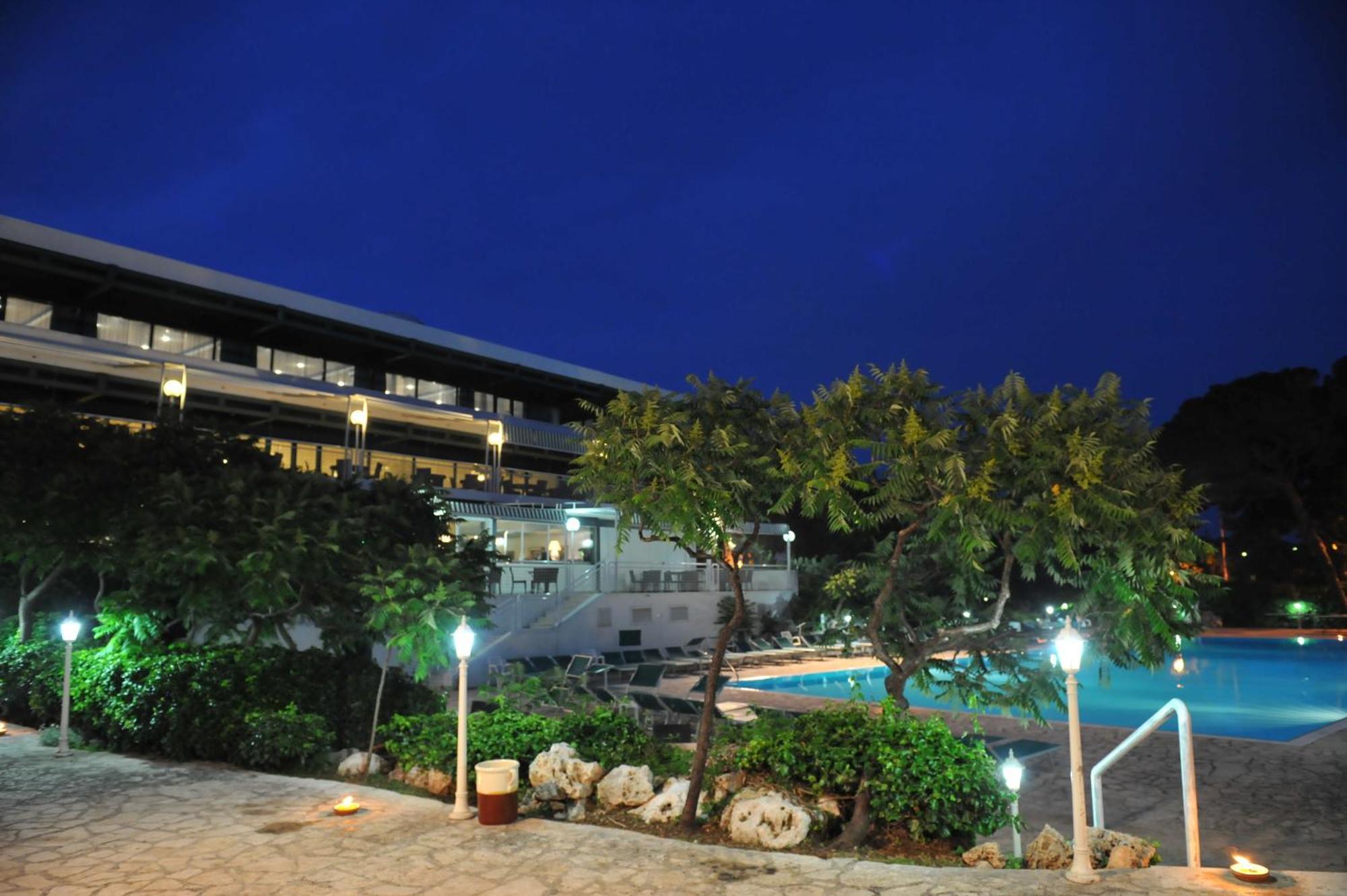 Hotel Sierra Silvana Selva Di Fasano Kültér fotó