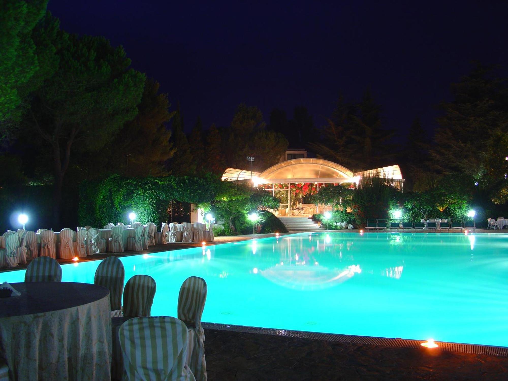 Hotel Sierra Silvana Selva Di Fasano Kültér fotó